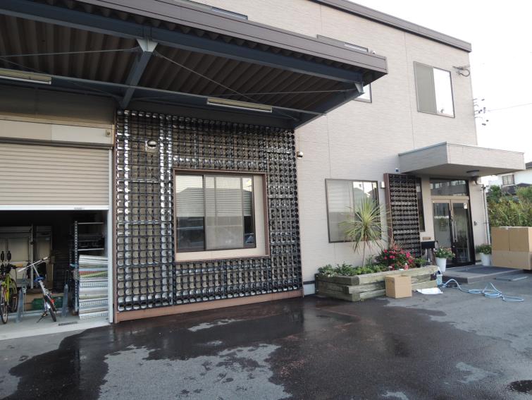 壁面緑化 【 屋外:カセット式壁面パネル使用 】 42の施工写真3