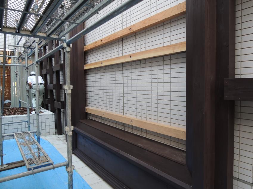 壁面緑化 【 屋外:カセット式壁面パネル使用 】 44の施工写真2