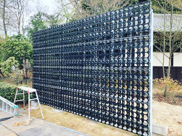 壁面緑化 【 屋外:カセット式壁面パネル使用 】 57の施工写真2