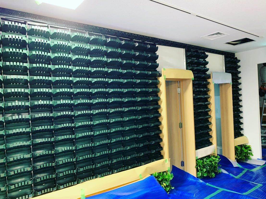 壁面緑化 【 屋内:プラティコ式壁面緑化パネル使用 】 106の施工写真5