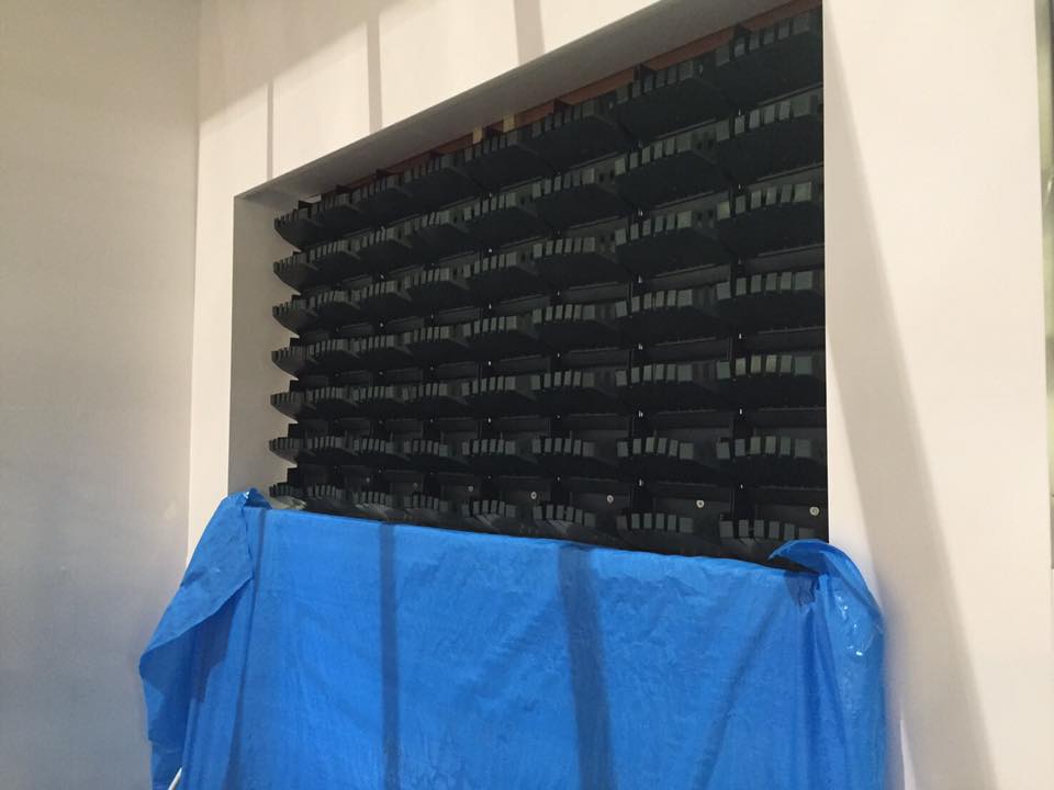 壁面緑化 【 屋内:プラティコ式壁面緑化パネル使用 】 115の施工写真2