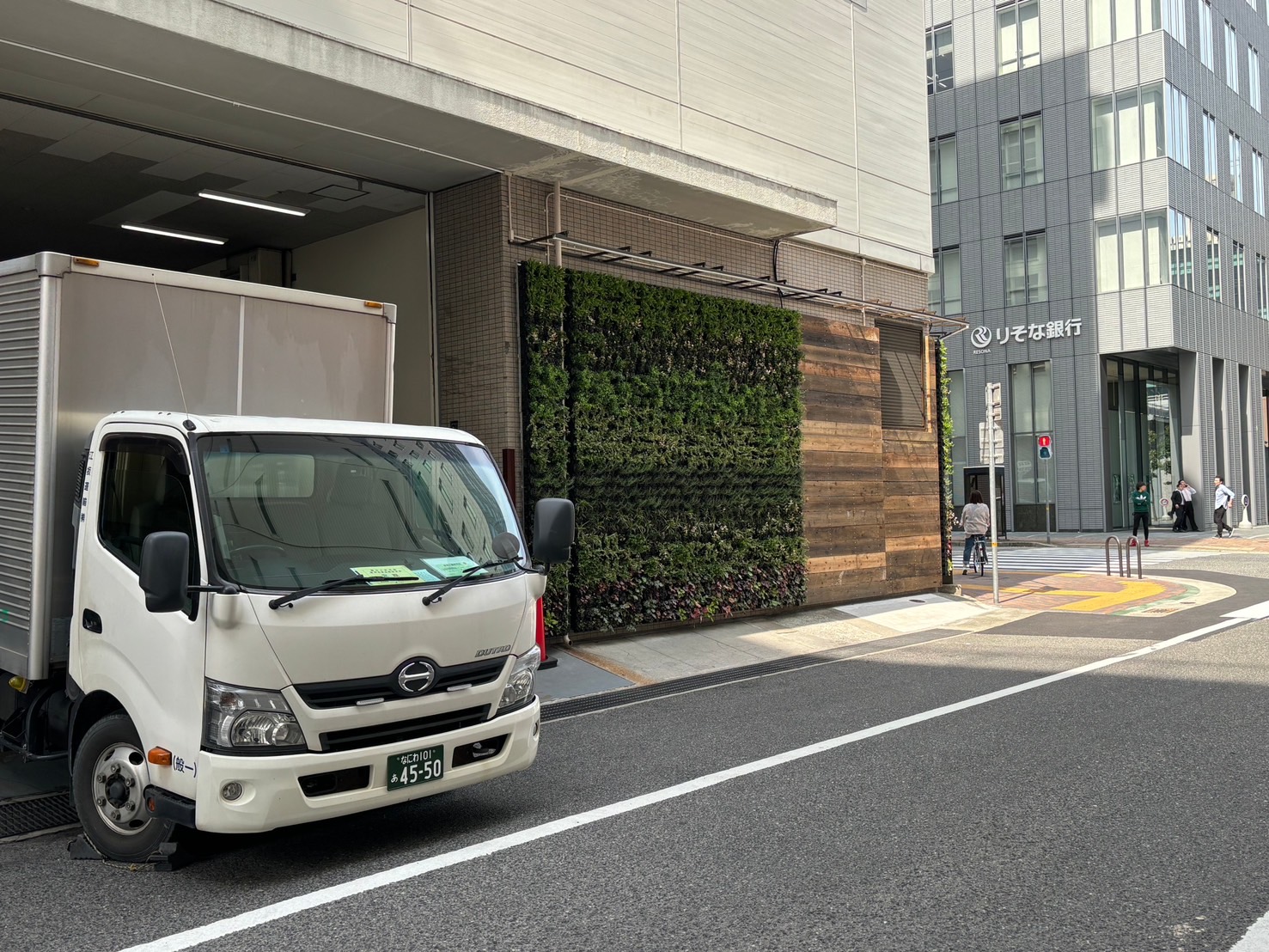 壁面緑化 【 屋外:カセット式壁面パネル使用 】 131の施工写真2